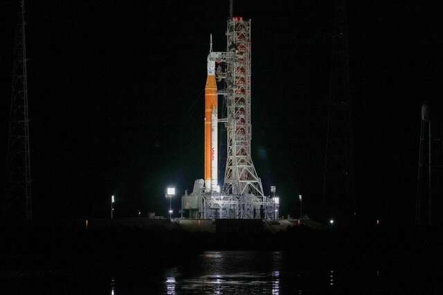 موشک ماهنشین ناسا به مشکل خورد موشک ماهنشین ناسا به مشکل خورد