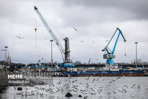 چرا مناطق آزاد از مسیر توسعه منحرف شدند؟ چرا مناطق آزاد از مسیر توسعه منحرف شدند؟
